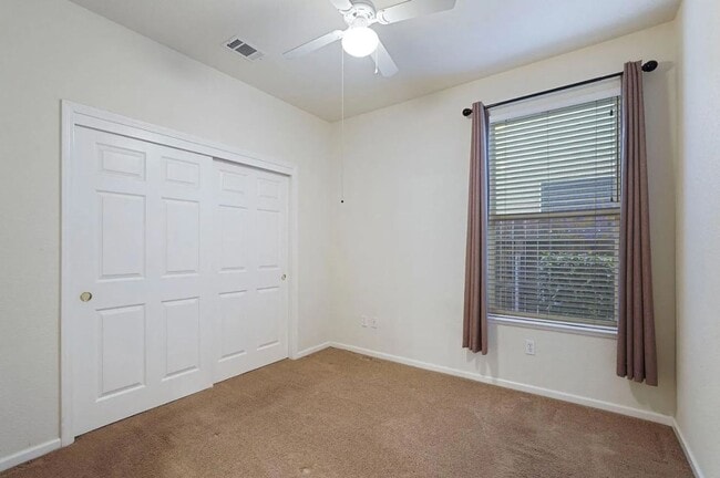 Building Photo - 1911 Lexington Dr