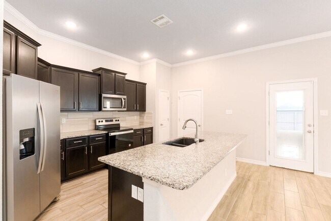 Building Photo - 3 Bdrm 2 Bath in Belton