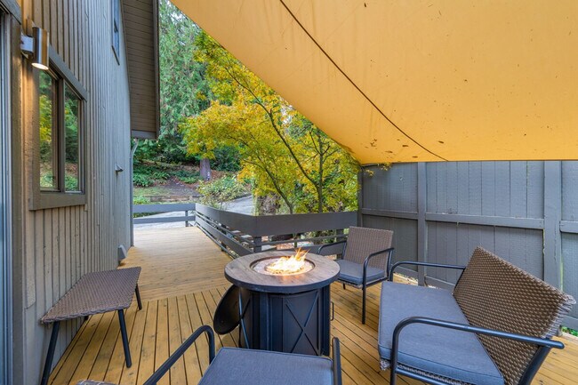 Building Photo - 5504 NE 190th St