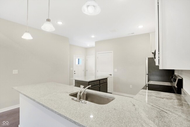 Building Photo - 1915 Chambers Dr