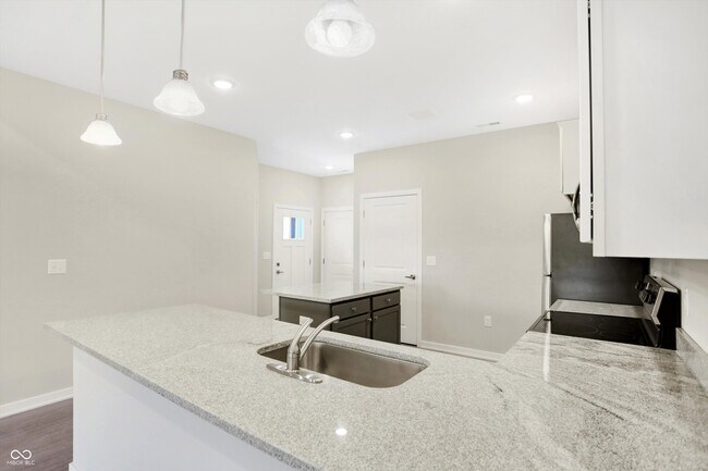 Building Photo - 75 Cypress Dr