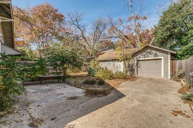 Building Photo - CHARMING 3-BEDROOM HOME IN MONTE VISTA