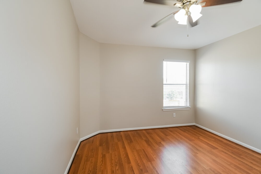 Building Photo - 1060 Cabot Cove