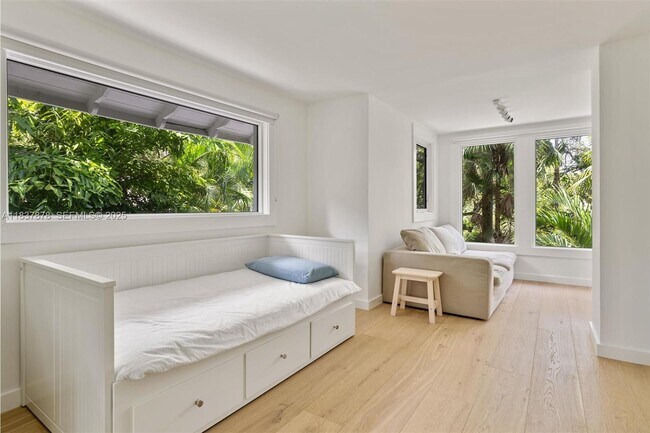 Building Photo - 4286 Douglas Rd