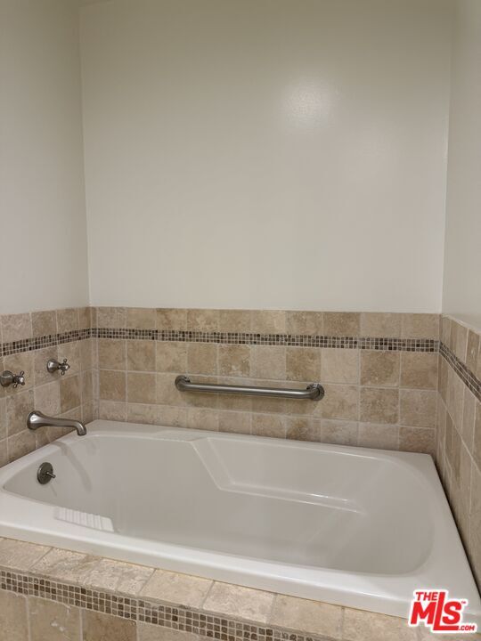 Building Photo - 137 S Spalding Dr