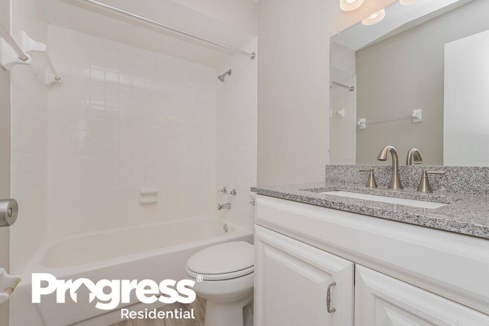 Building Photo - 16111 Gardendale Dr