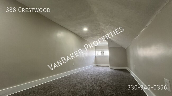 Building Photo - 388 Crestwood-