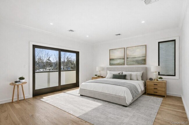 Building Photo - 31 Gedney Way