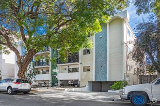 Building Photo - 814 S Wooster St
