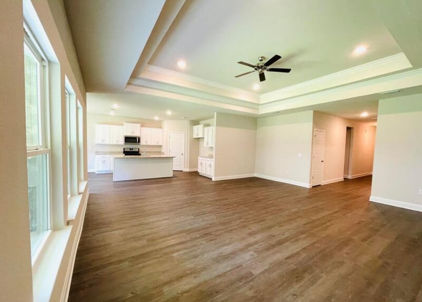 Building Photo - 31180 Semper Dr