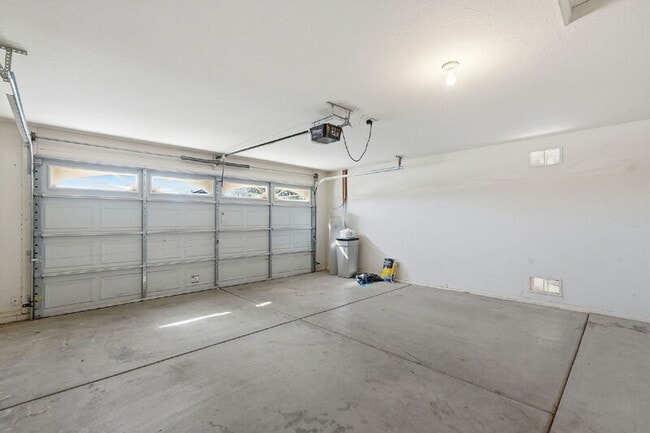 Building Photo - 40310 W Novak Ln