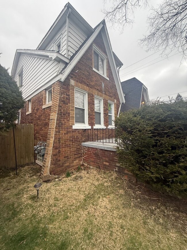 Building Photo - 12847 Maiden St