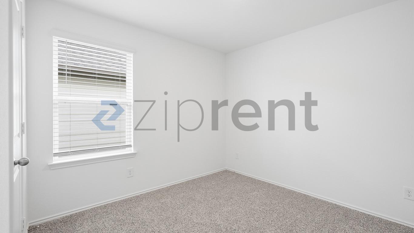 Building Photo - Unit