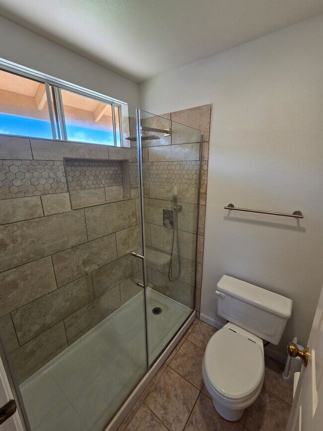 Building Photo - Spacious 2-Bedroom Home with loft in Tropics at Waikele with 2 car Garage