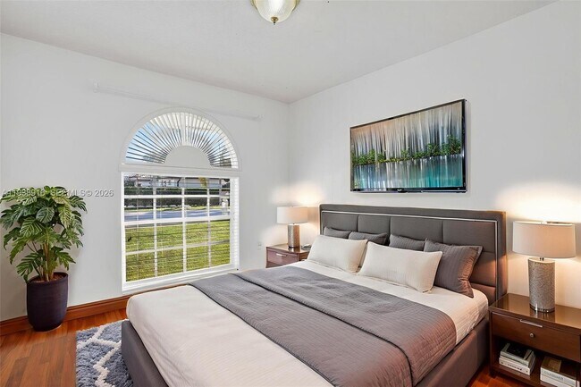 Building Photo - 14300 SW 152nd Pl