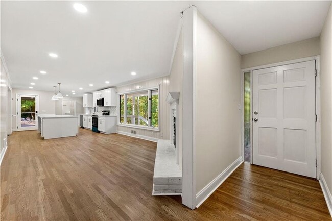 Building Photo - 6511 Vernon Woods Dr NE