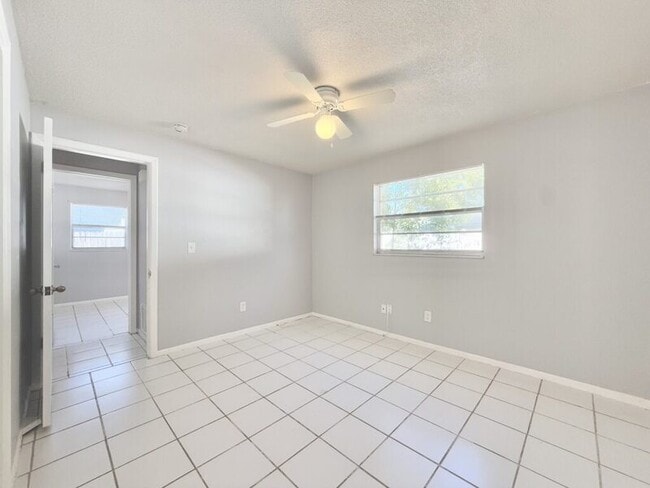 Building Photo - 972 San Christopher Dr