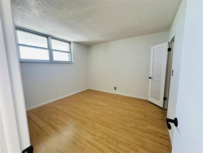 Building Photo - 750 N Ocean Blvd