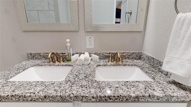 Building Photo - 1201 Northwood St