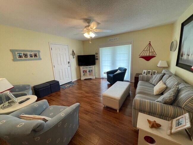 Building Photo - 2100 W Beach Drive