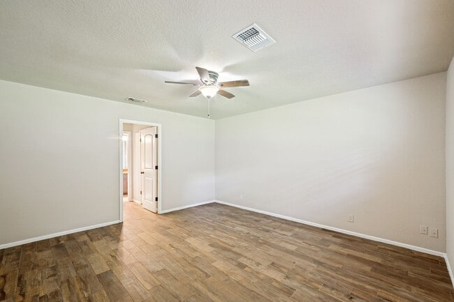 Building Photo - 16115 Wolf Creek St
