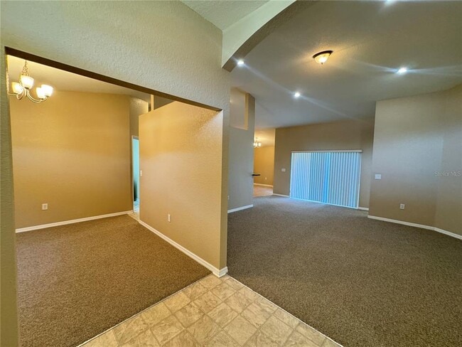 Building Photo - 4876 Summerfield Cir