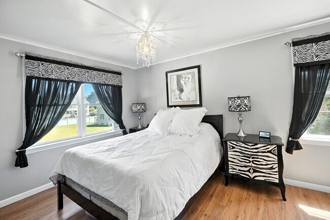 Building Photo - 52 Luden St