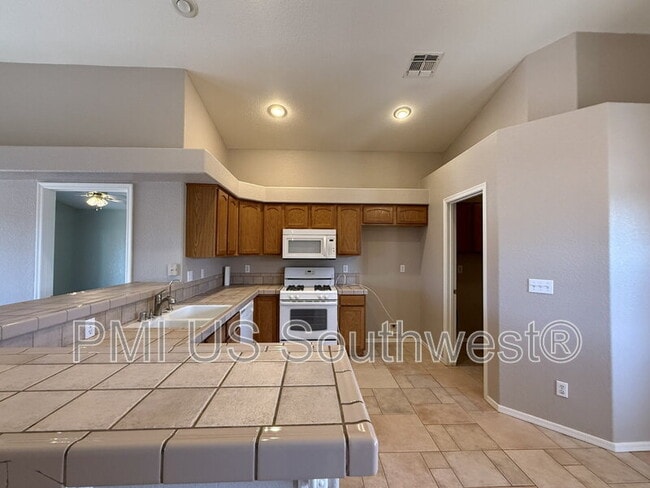 Building Photo - 4891 Santa Evinita Rd