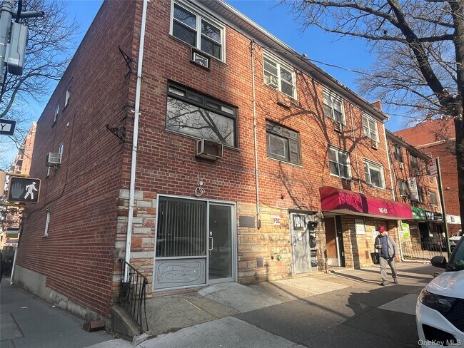 Primary Photo - 142-01 37th Ave