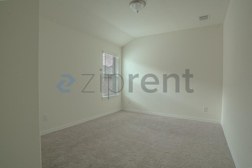 Building Photo - Unit