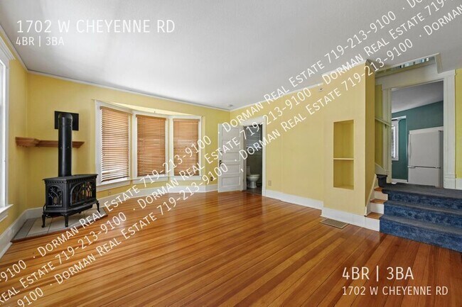 Building Photo - 1702 W Cheyenne Rd