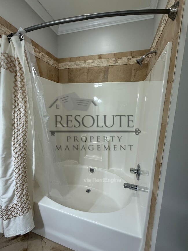 Building Photo - 303 Sugar Maple Ave