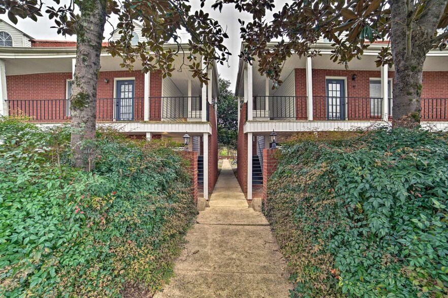 Building Photo - 518 E Gillespie St