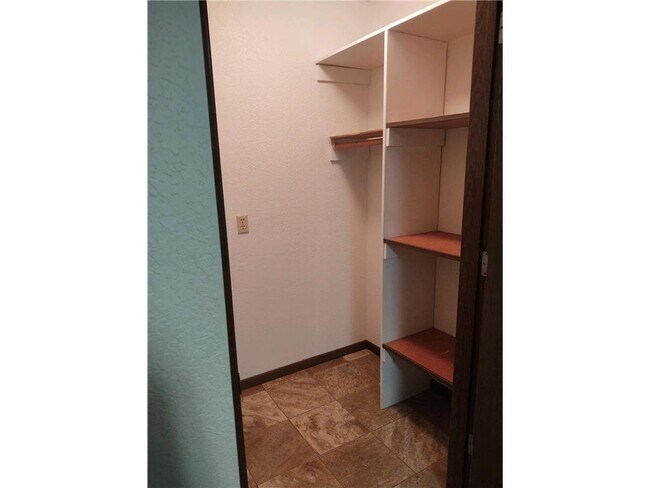 Building Photo - 110 1st St N