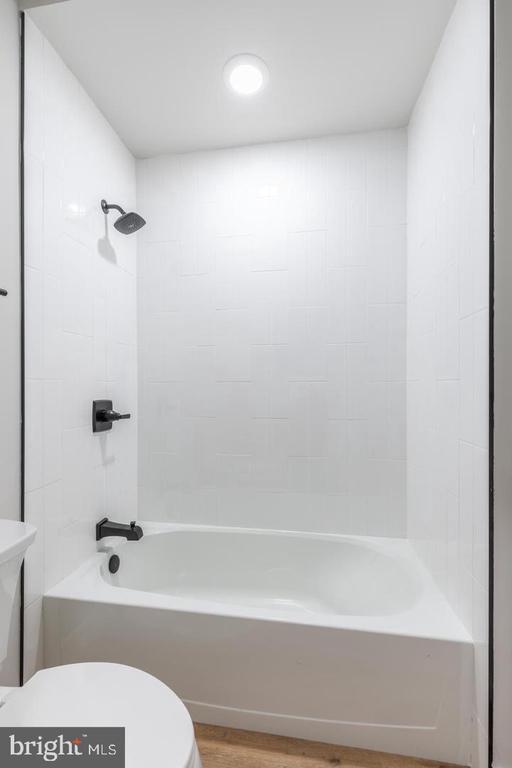 Building Photo - 2121 Bellmore St