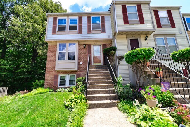 Building Photo - 229 Red Jade Dr