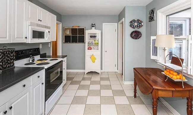 Building Photo - 201 Alcott Rd