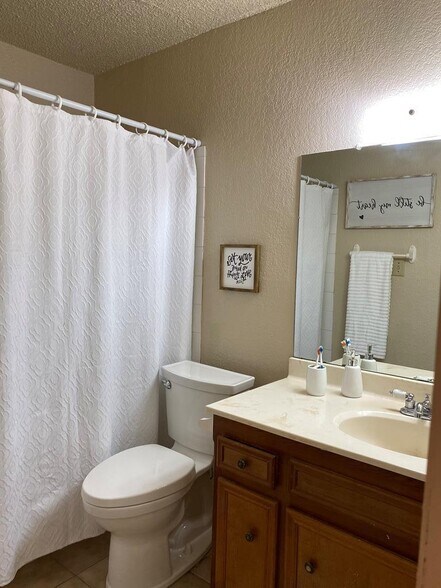 Building Photo - 1208 Aspen St