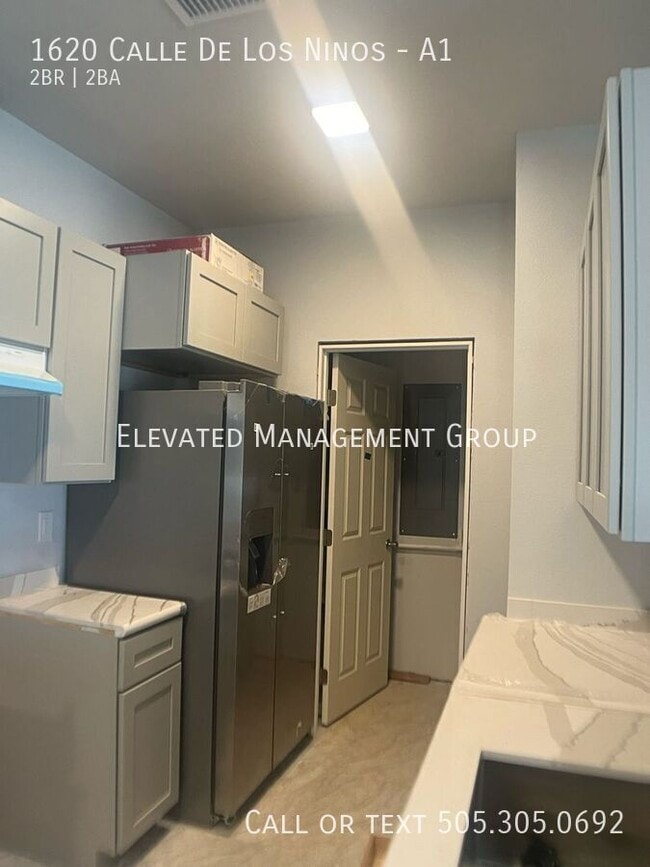 Primary Photo - 1620 Calle de los Ninos Ave