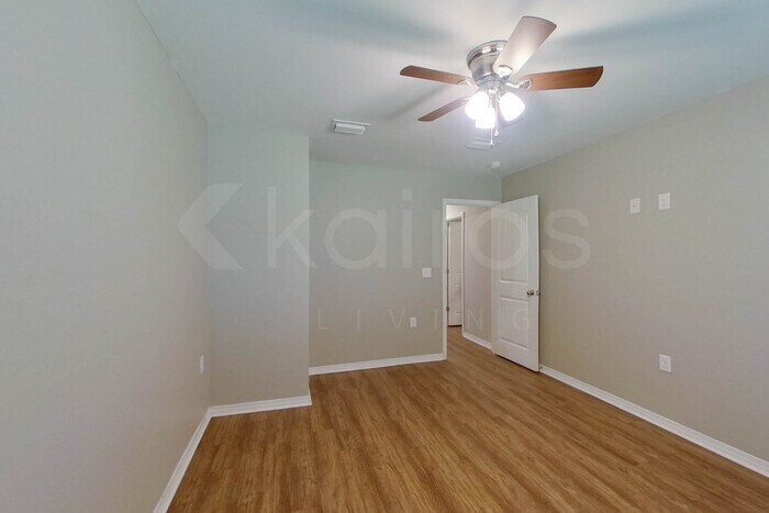 Building Photo - 16107 Hoiles Ave