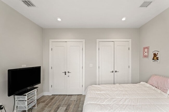 Building Photo - 1457 Tremont St