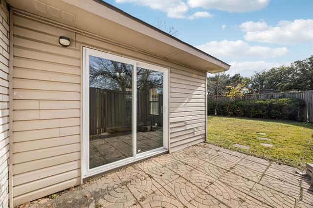 Building Photo - 2710 Clover Valley Dr