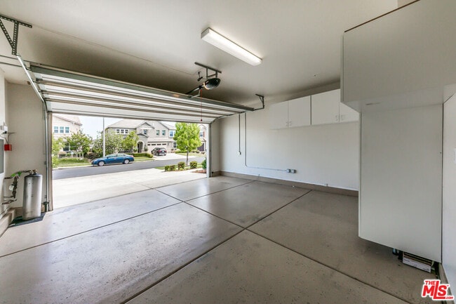 Building Photo - 22379 Driftwood Ct