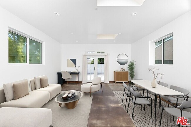 Building Photo - 1141 Cabrillo Ave
