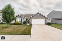 Building Photo - 3 bedroom home now available $500 off first months rent!