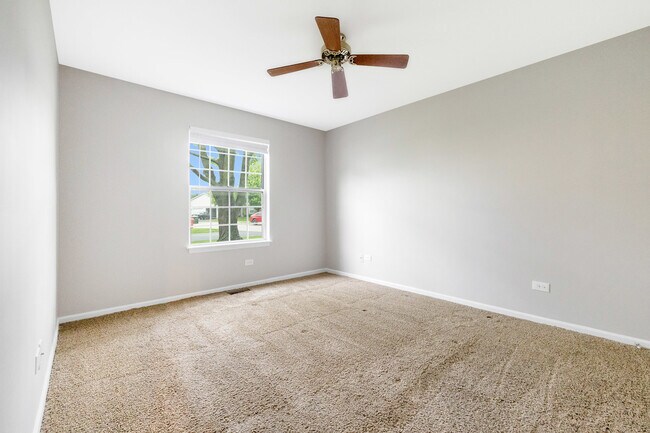 Building Photo - 690 Thorntree Ct