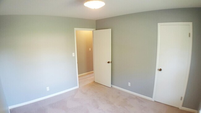 Building Photo - 521 Aurelia Lynn Dr