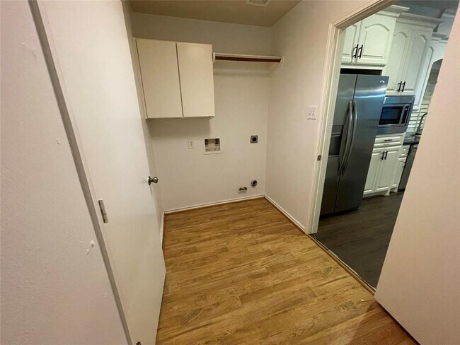Building Photo - 1715 Wilderness Park Ct