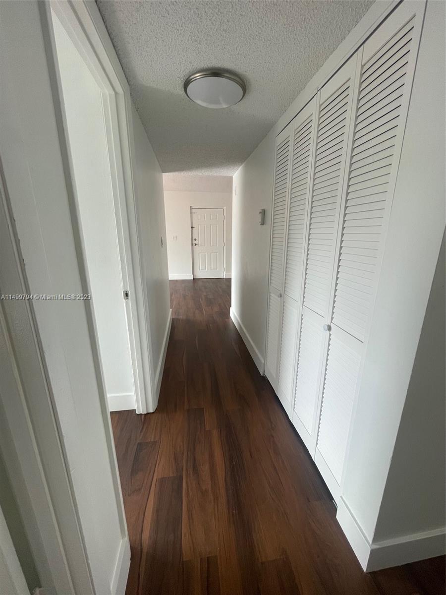 Building Photo - 1251 N Benoist Farms Rd