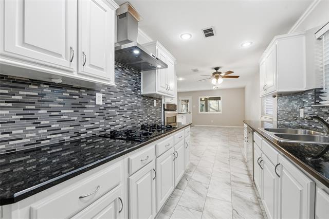 Building Photo - 3920 Sanguinet St